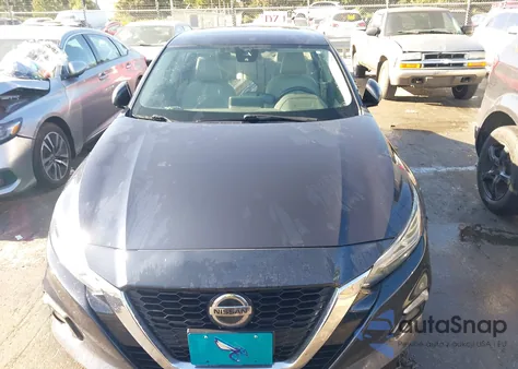 2019 Nissan Altima 2.5 Platinum z USA, uszkodzony, nr VIN 1N4BL4FV2KC103745